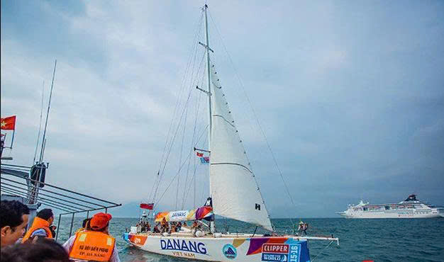 Huấn luyện đi thuyền buồm